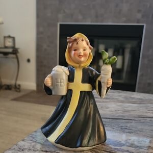 Goebel Hofbrauhaus Figurine. Vintage 1970